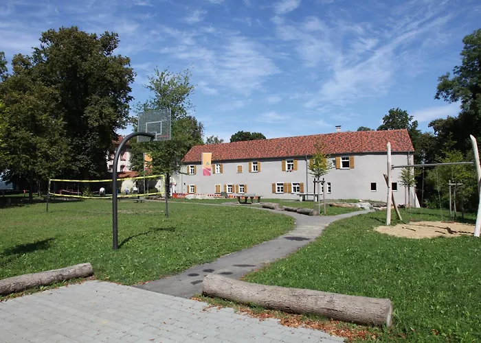 Хостел Jugendherberge Ravensburg *